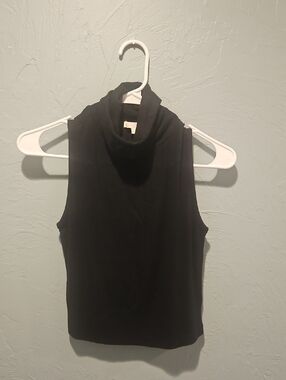 Gianni Bini Black Ribbed Sleeveless Top
